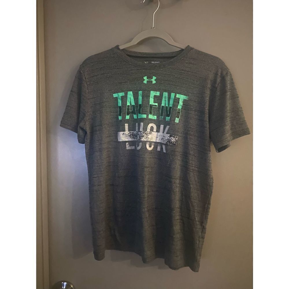 Under Armour Athletic Tshirt Youth XL